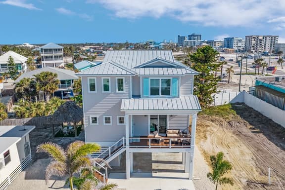 118 Luxury 4 Bed w/ Den 4.5 Bath | Heated Pool & Spa - Image 1